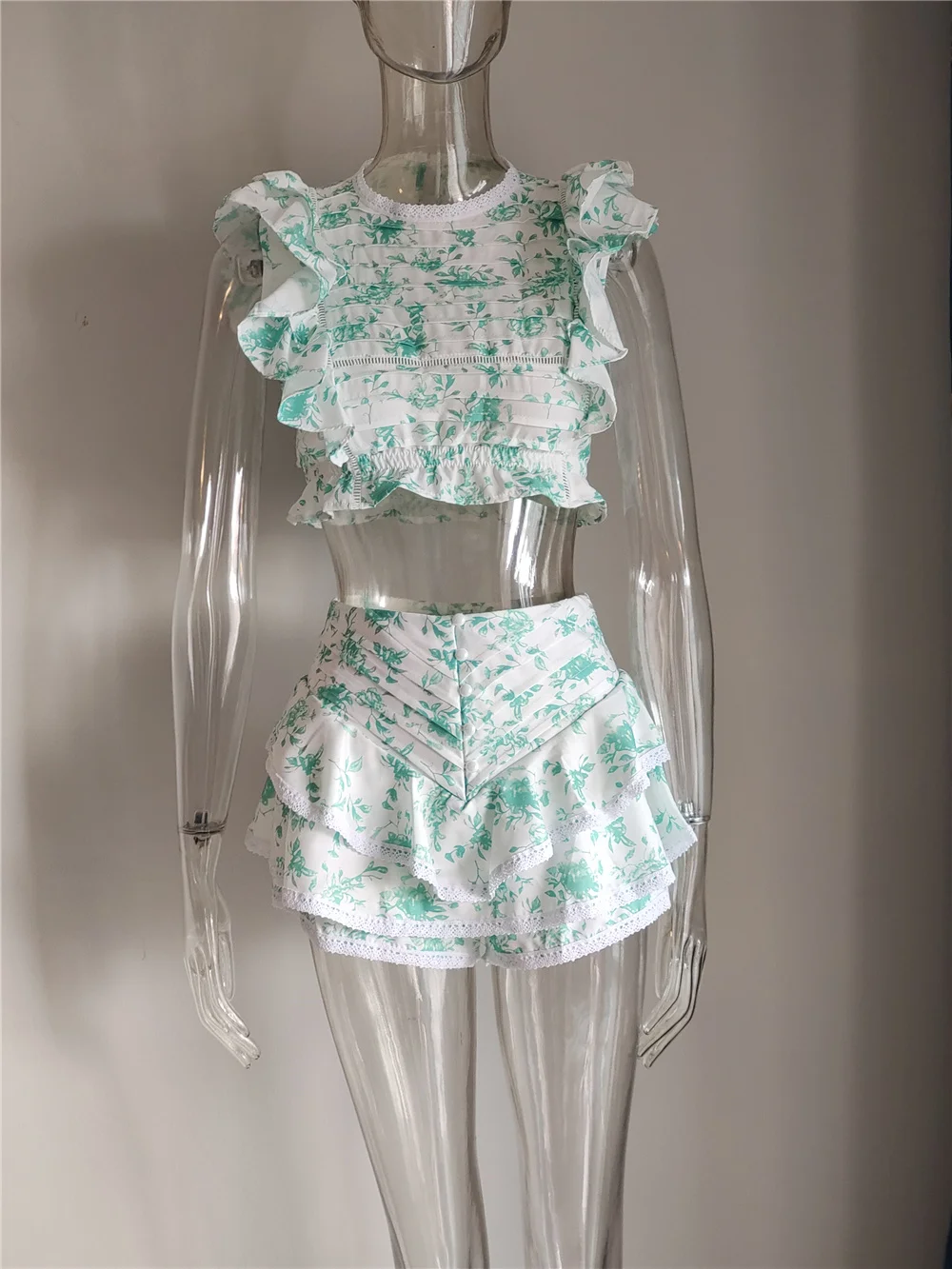Print Ruffled Women Set-Elastic Waistband Cropped Top With Ruffle Mini Shorts